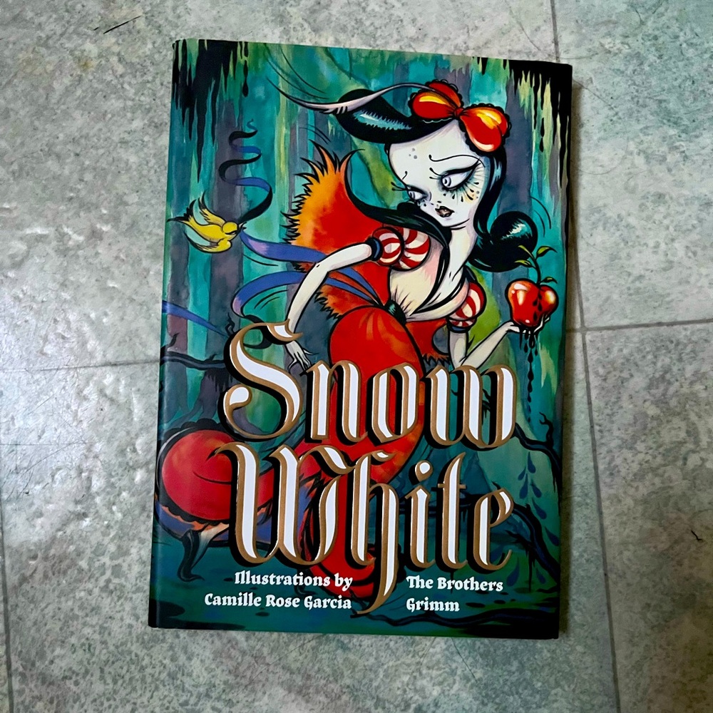 Snow White Hardcover